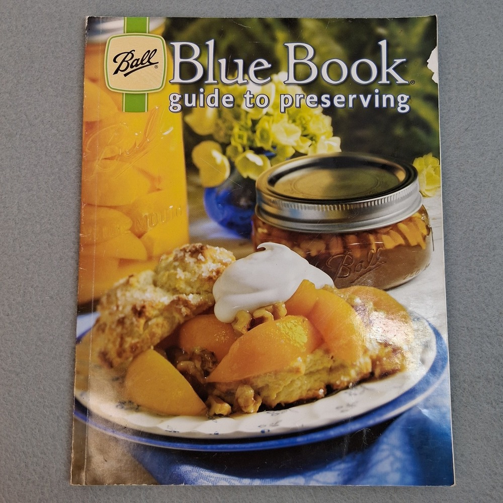 Ball Blue Book Guide to Preserving Hearthmark 2011 Paperback